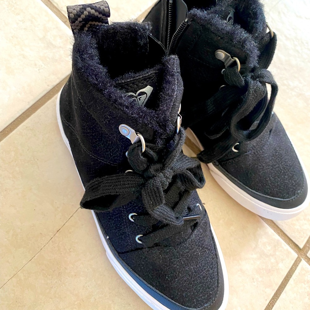Roxy, fall/winter sneaker booties, woman’s size 7, black